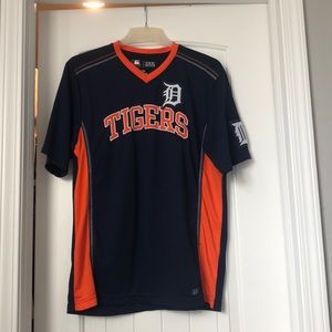 Detroit tigers shirt